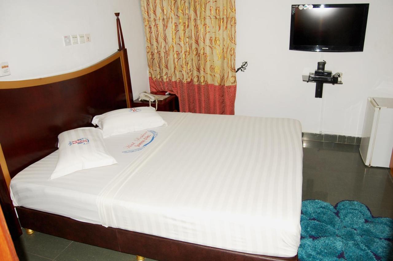 Hotel Residence Jeanne D'Arc Cotonou Exterior foto